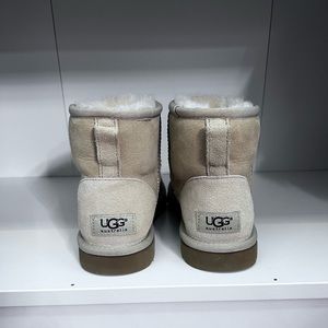 UGG Classic Mini